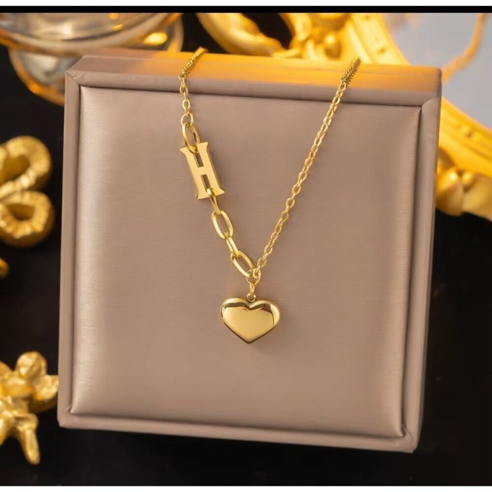 18K Gold Stainless Steel Necklace Heart Charm H Pendant - Picture 5 of 7